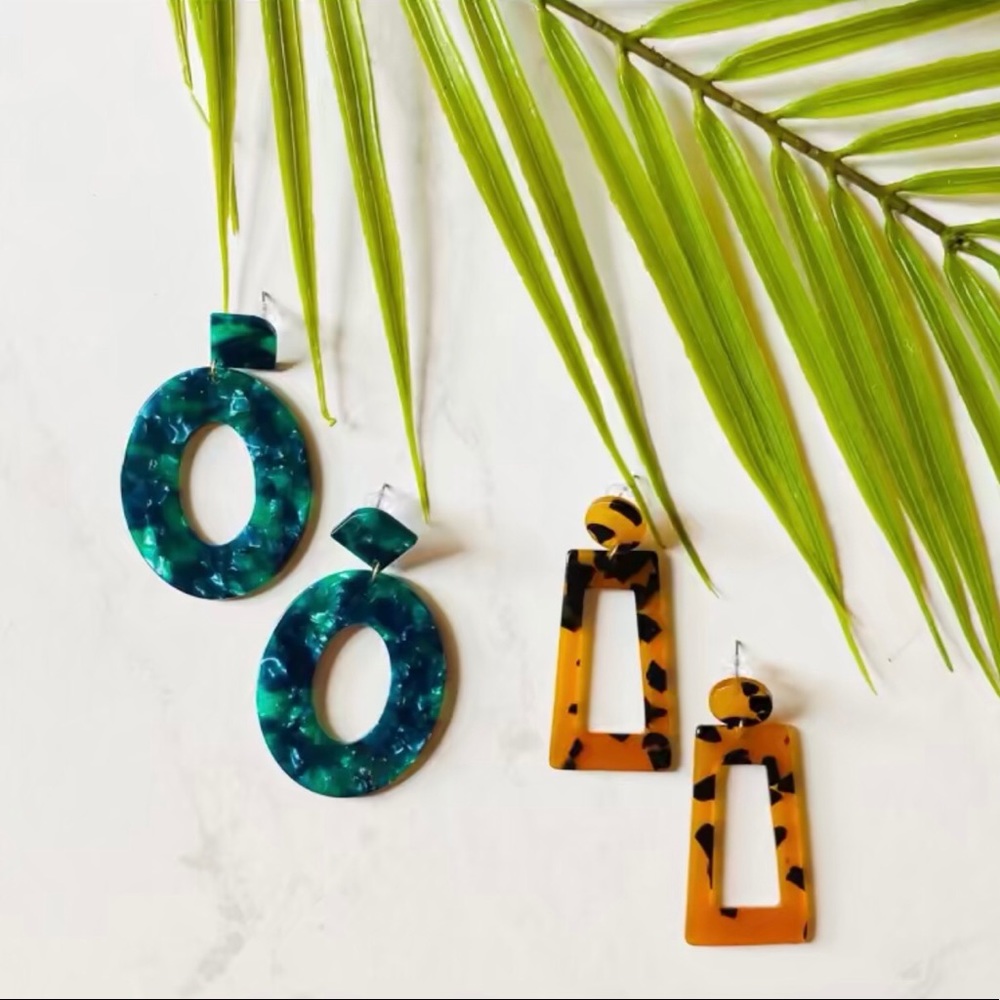 {🥳x3HP}•Blue|Green Vibrant Acrylic Drop Earrings• - Picture 4 of 6